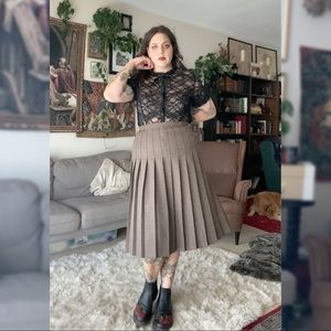 Vintage pleated dark academia skirt